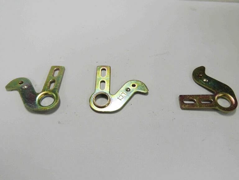 五金冲压汽车左（zuǒ）右臂配件